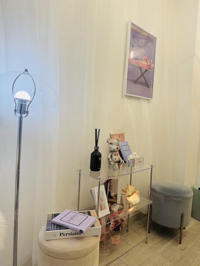 LOVEホワイトニング新宿店（写真3）